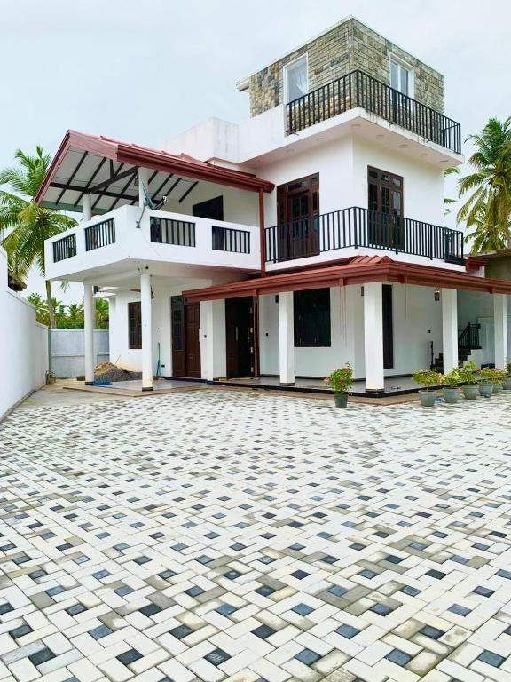 The Apex House, Torayaya