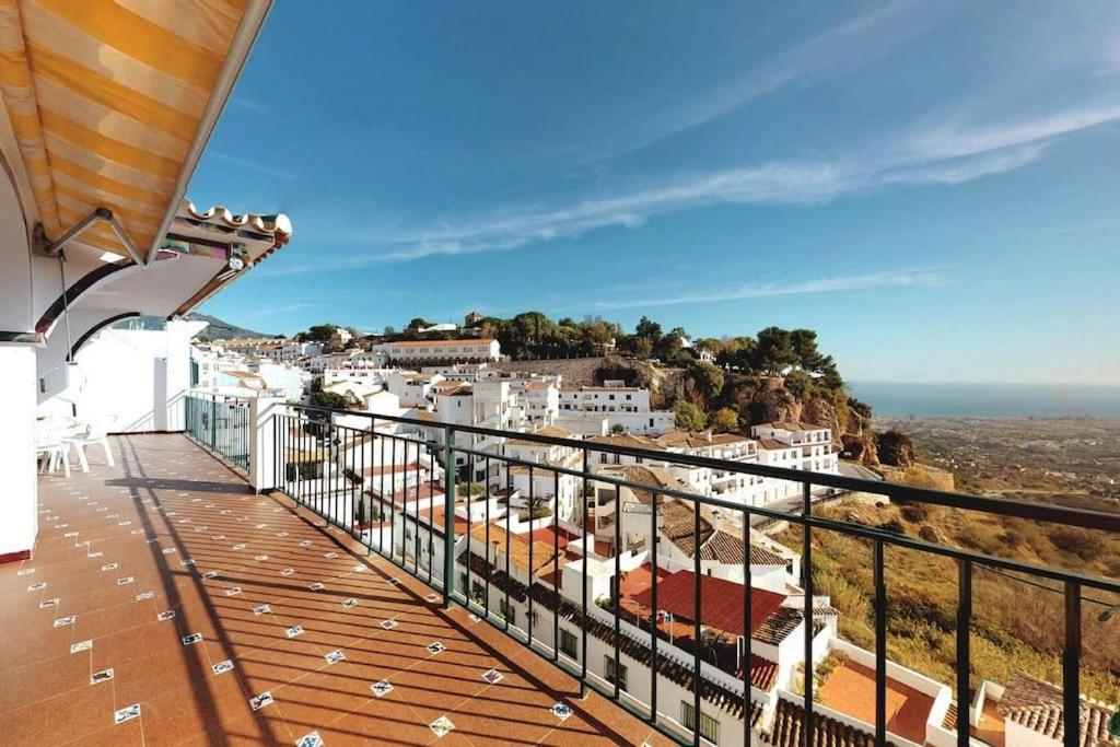 4br Andalusian penthouse w pool & spectacular view, Mijas