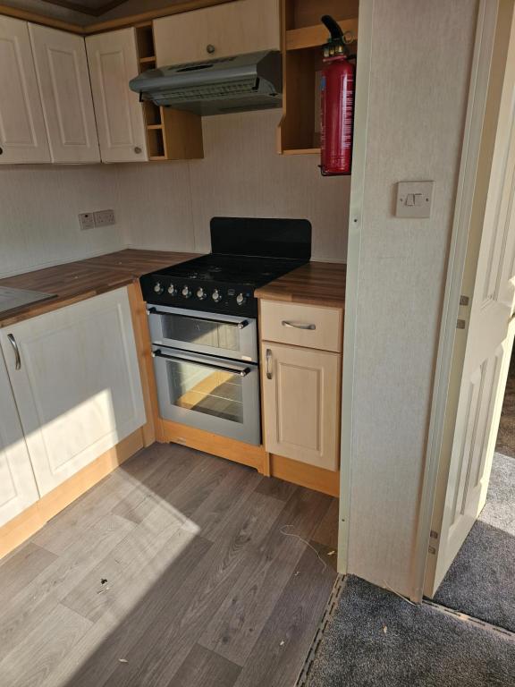 64 Whitehouse, Abergele photo 4