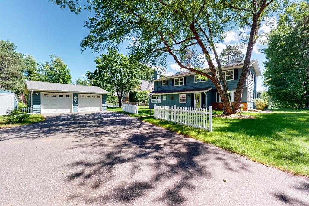 Turtle Bay, Minocqua