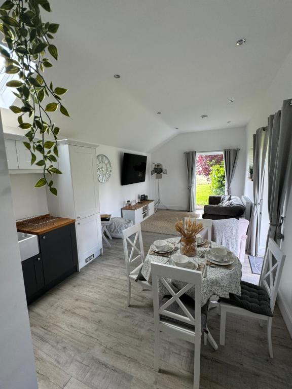 Boundary Stable, Pickering