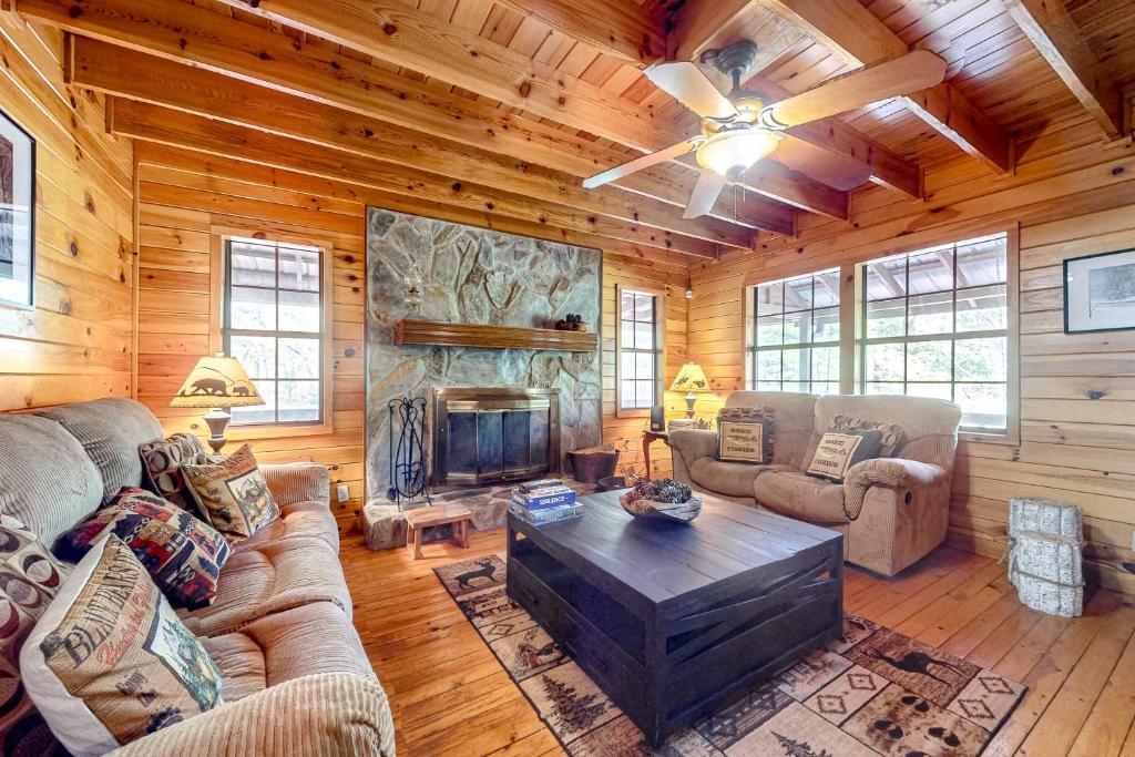 Rustic Ridge, Mineral Bluff