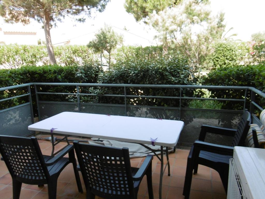 T3 Climatisé RDC avec Terrasse, Parking, Proche Activités - Port-la-Nouvelle - FR-1-797-30 - 1