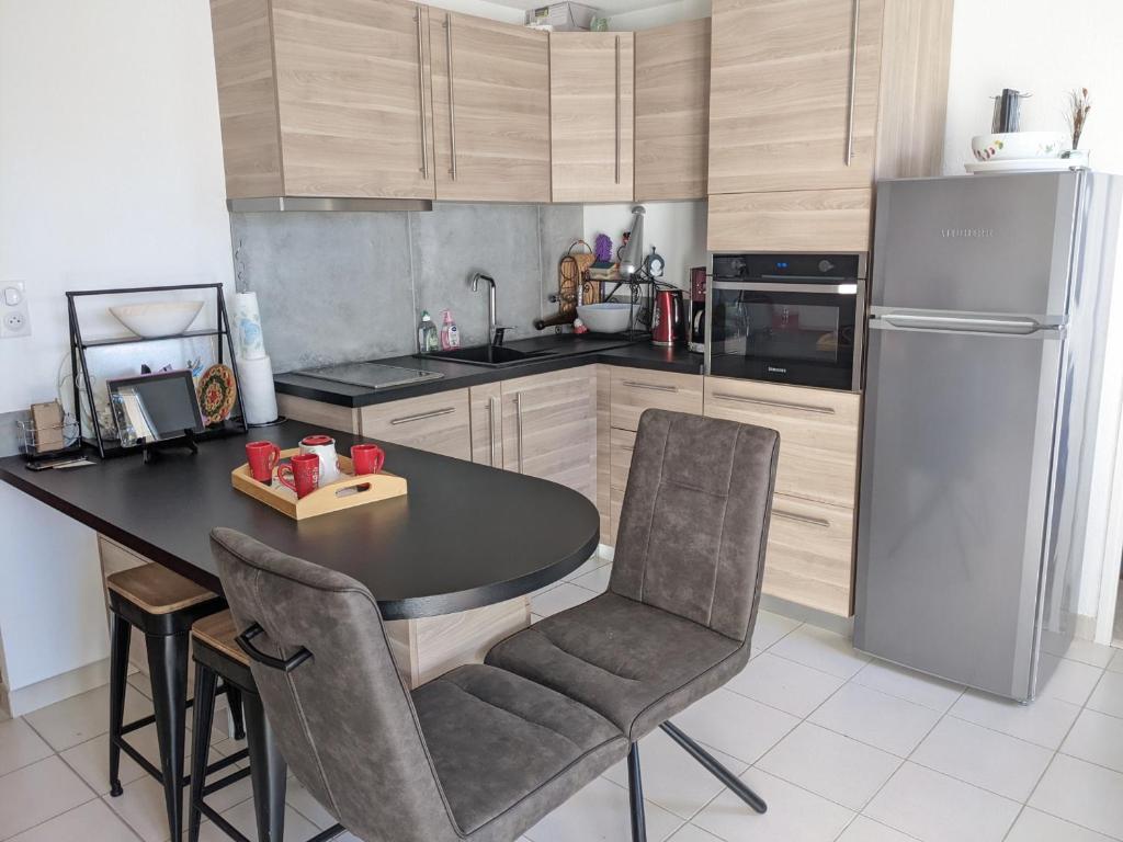 T3 Climatisé RDC avec Terrasse, Parking, Proche Activités - Port-la-Nouvelle - FR-1-797-30 - 5