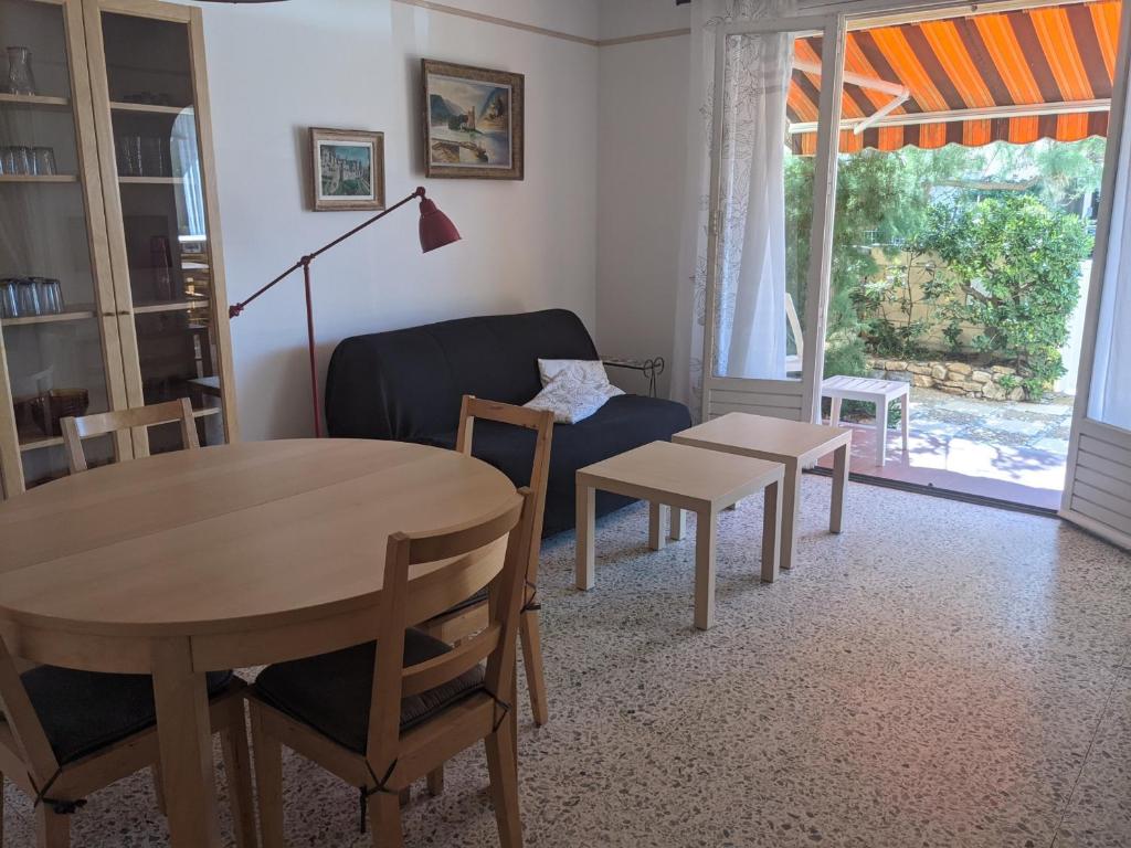 Charmant T3 rénové à 60m de la plage avec terrasse, jardin et parking clos - FR-1-797-28 - 2