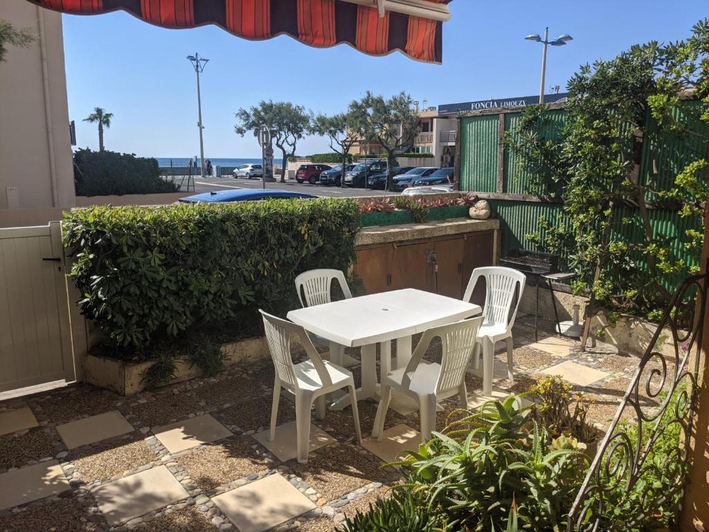 Charmant T3 rénové à 60m de la plage avec terrasse, jardin et parking clos - FR-1-797-28 - 1