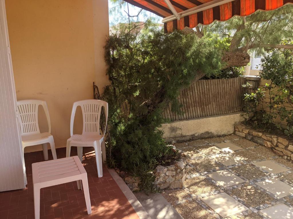 Charmant T3 rénové à 60m de la plage avec terrasse, jardin et parking clos - FR-1-797-28 - 4