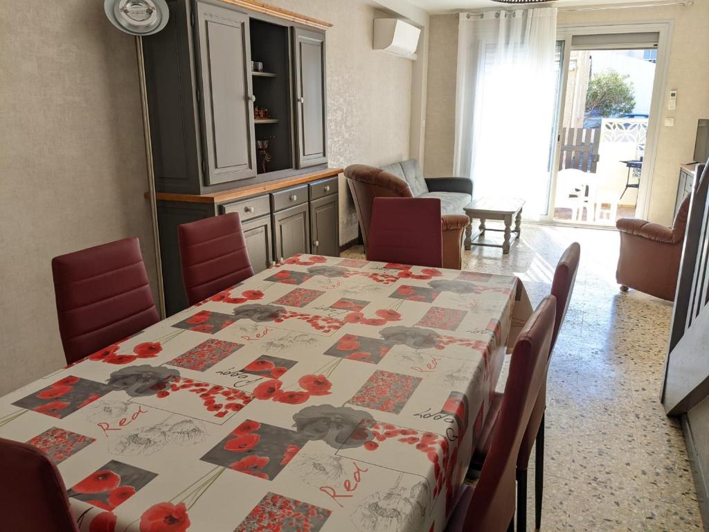Villa T3 climatisée, 57m², 5/6 pers, proche plage, rénovée, terrasse, parking, quartier animé - FR-1-797-48 - 3