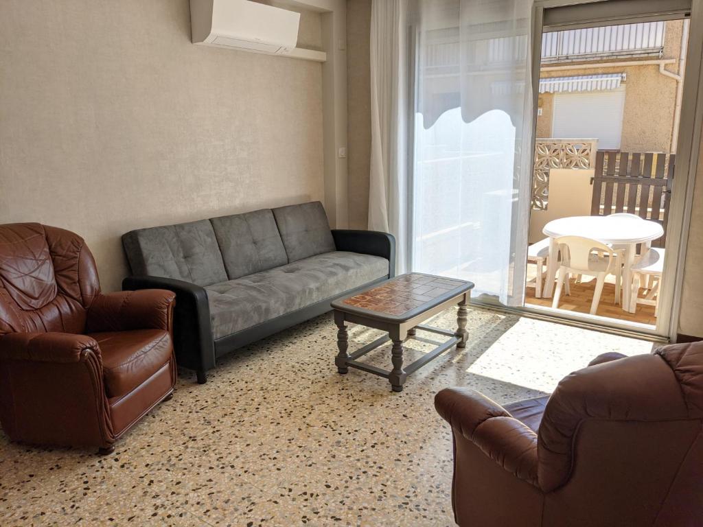 Villa T3 climatisée, 57m², 5/6 pers, proche plage, rénovée, terrasse, parking, quartier animé - FR-1-797-48 - 4