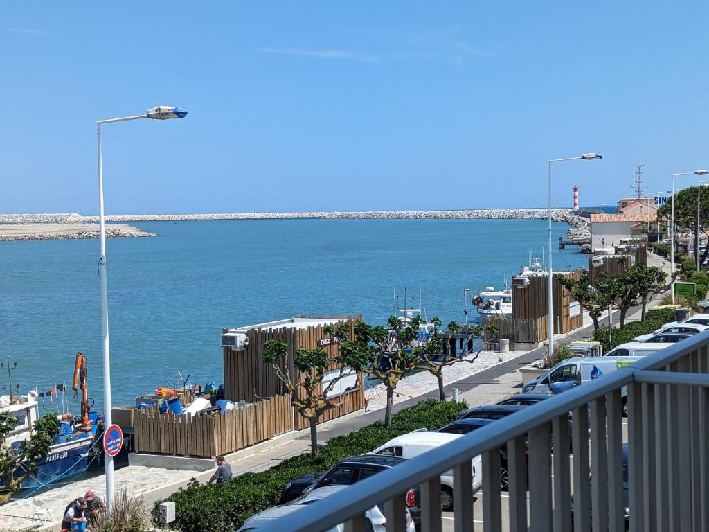T2 Mezzanine à 250m de la plage pour 4/5 pers avec Parking et TV - FR-1-797-31 - 1