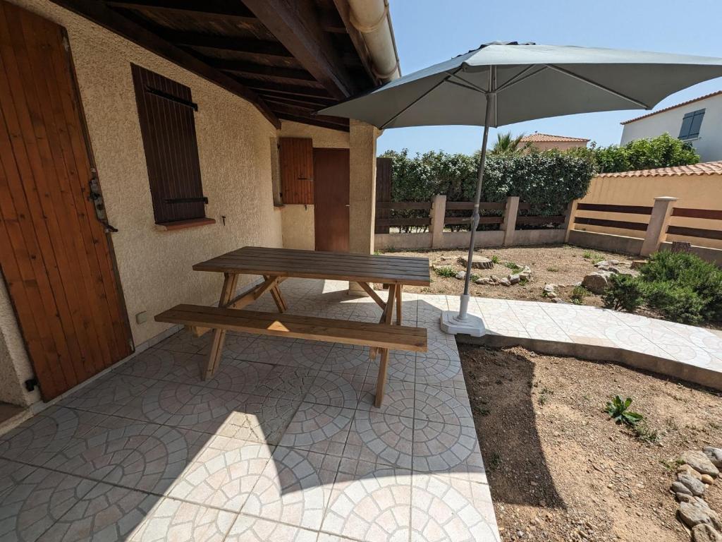 Maison T2 avec Mezzanine, Cour et Parking – 5 Pers – Proche Plage et Commerces – Bon Prix - FR-1-797-49 - 1