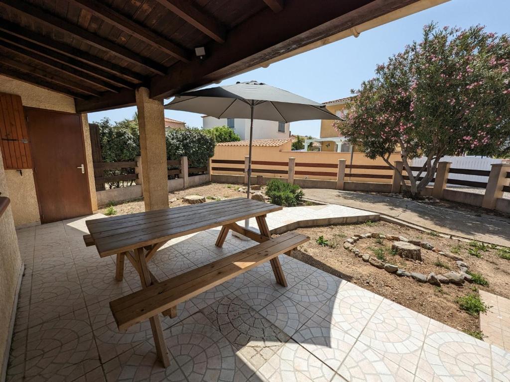 Maison T2 avec Mezzanine, Cour et Parking – 5 Pers – Proche Plage et Commerces – Bon Prix - FR-1-797-49 - 2