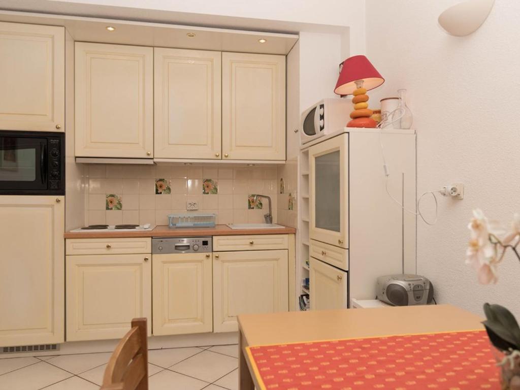 T2 Cabine pour 4 personnes au Lavandou avec balcon vue mer - FR-1-803-48 - 4
