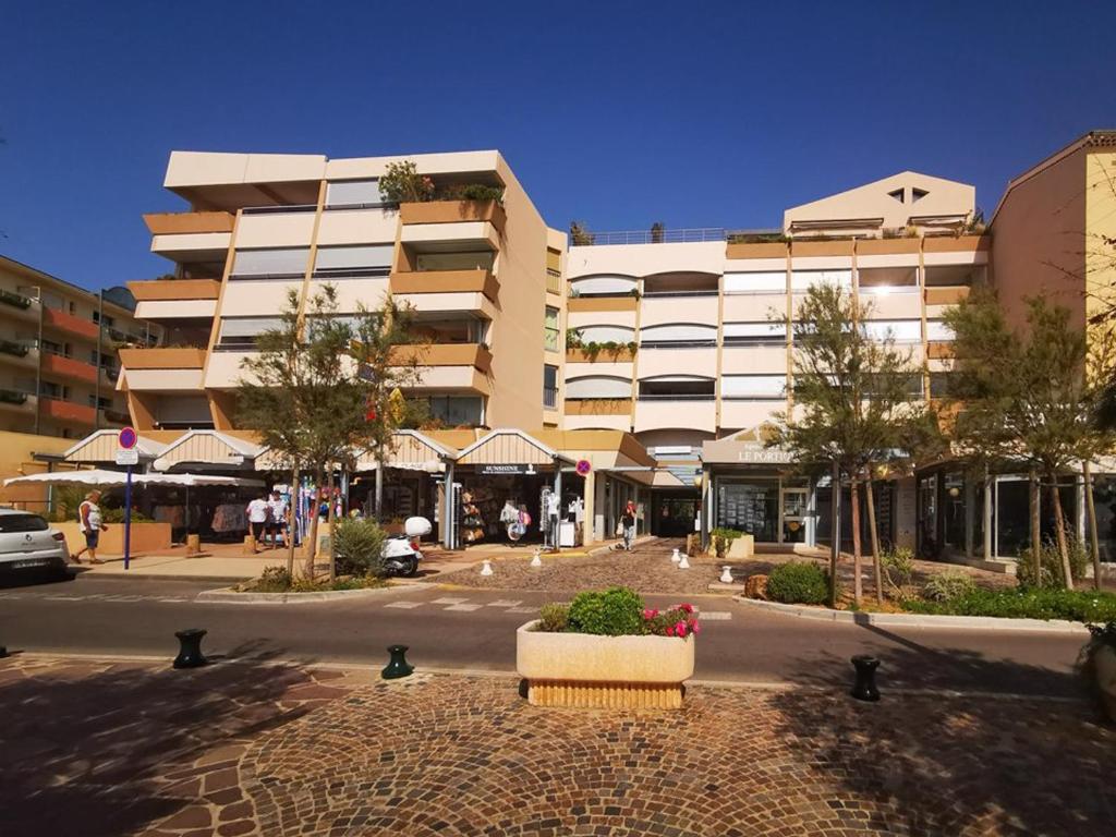 Studio vue mer au Lavandou, climatisation, parking - FR-1-803-16 - 1