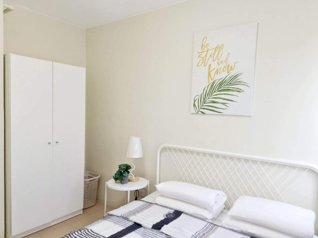 Warm Time Cabin 2BR Condo Unit, Dumaguete