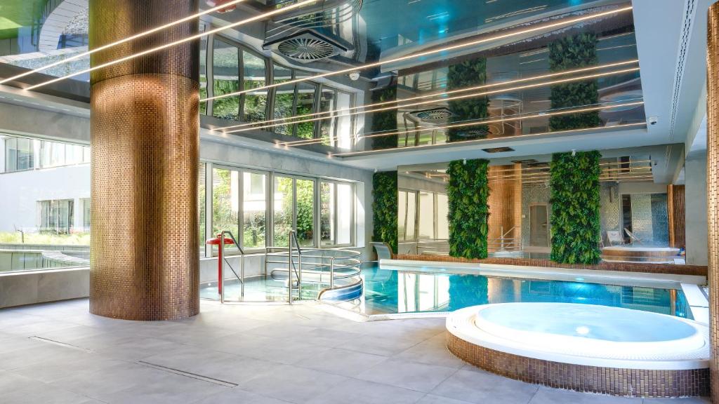 Lividus, Sun & Snow, Svinoústí