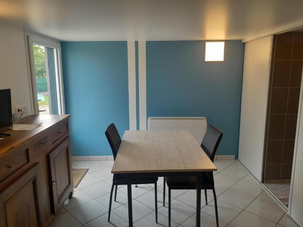 Le Dépôt, Rochetoirin