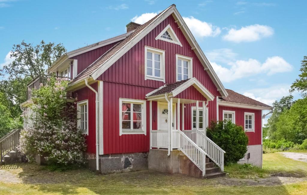 Gorgeous Home In Holmsjö With Lake View, Holmsjö