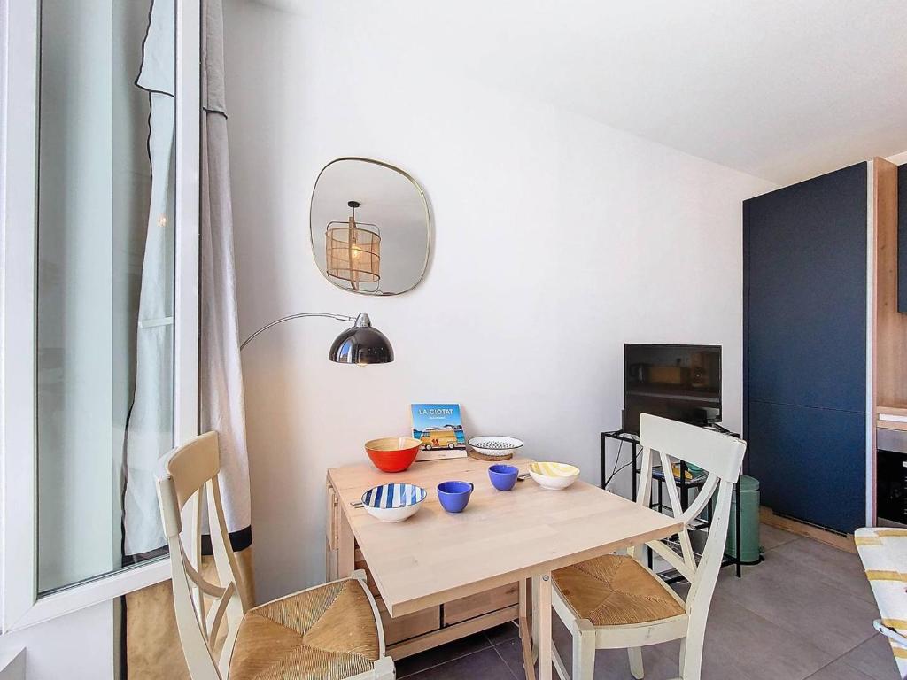 Appartement T2 lumineux sur le Vieux Port, La Ciotat - FR-1-770-11 - 2