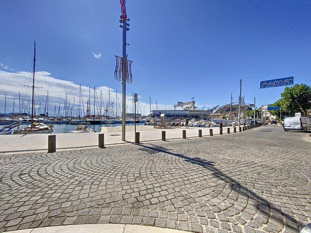 Appartement T2 lumineux sur le Vieux Port, La Ciotat - FR-1-770-11 - 4