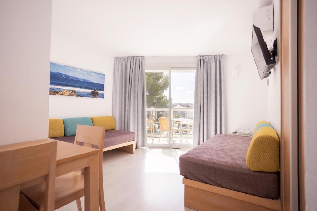 Aparthotel Ses Fotges — Pokoje in Playa de Muro, Baleary