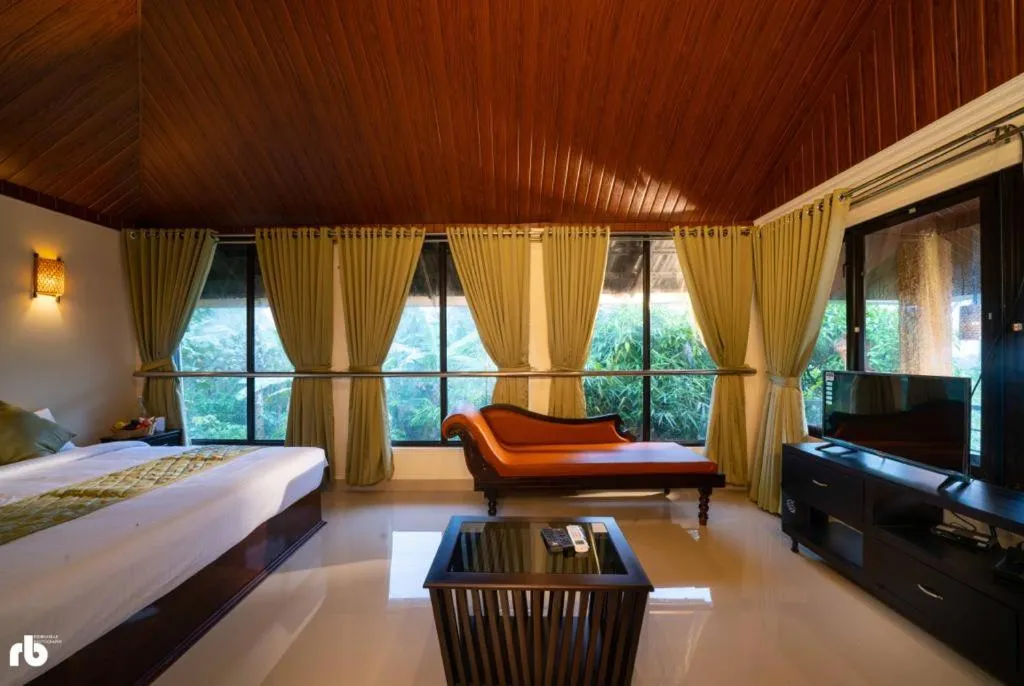 Wayanad Kuruva Isles Jungle Resort，位于Chekadi的酒店