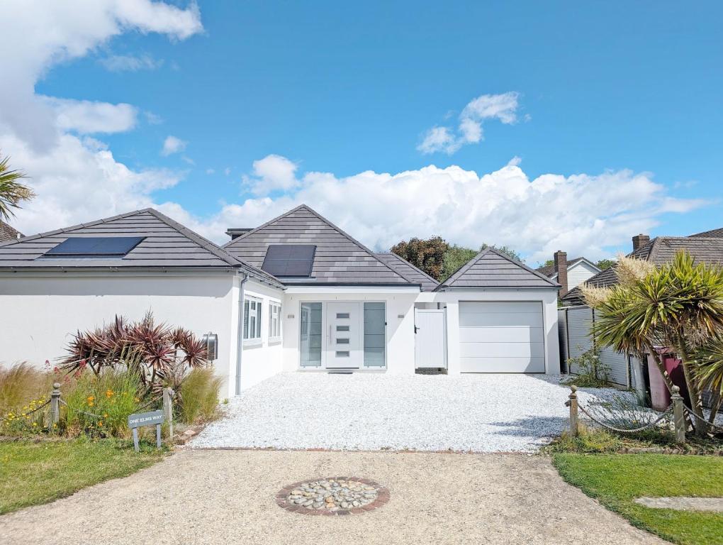 One Elms Way - Sleeps 8 - West Wittering, West Wittering