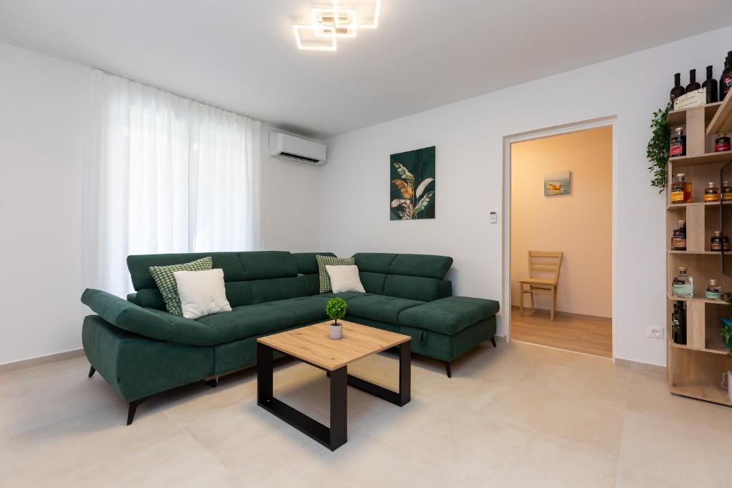 Rosoglio Poreč 300m from sea, new apartment 2024, Poreč