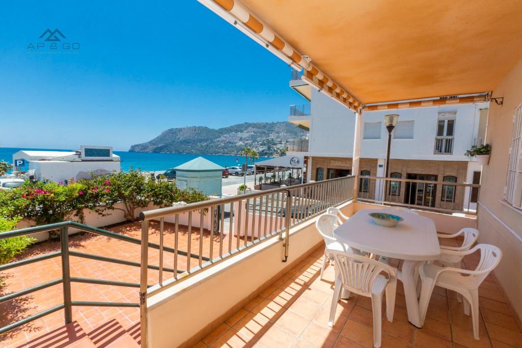Smart Terrace Beachfront seaviews - 1