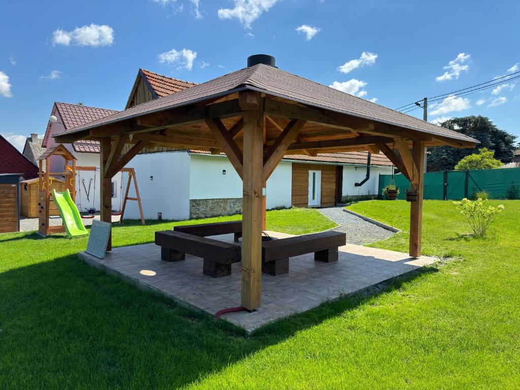 Malý statek Hradečná, Bílá Lhota