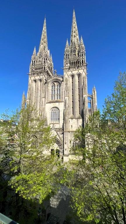 Dans les Airs, Quimper
