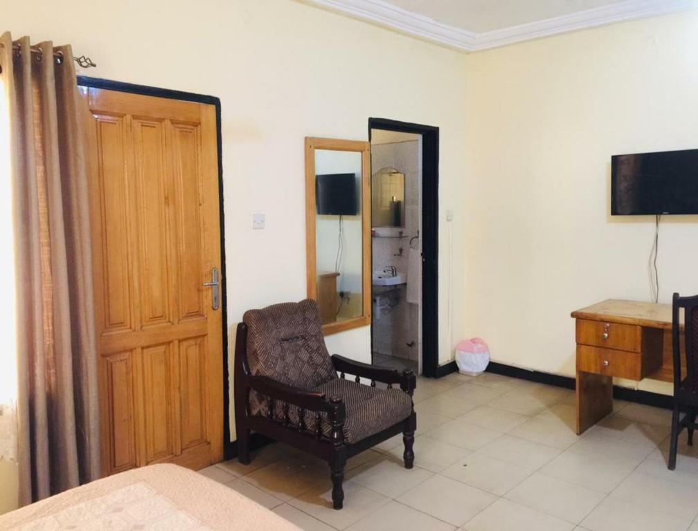 Double Room With Balcony, Accra