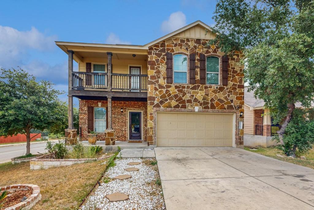 Dancing Wolf, San Antonio