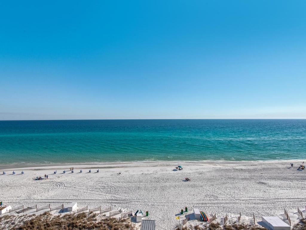 Jade East Towers 0820 by Newman-Dailey, Destin