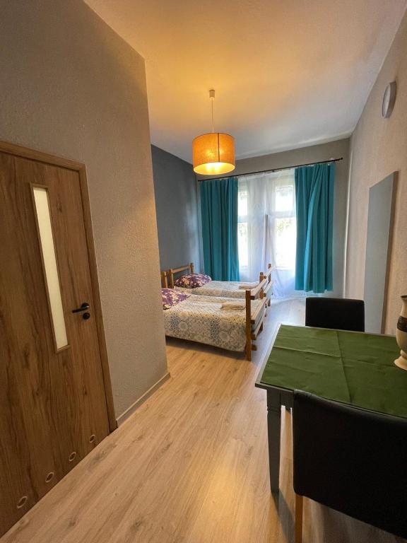 Old KRAKOV 4, Krakov