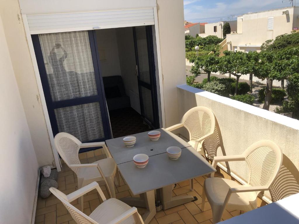 Spacieux T2 pour 4p avec terrasse, parking privé à 400m de la plage, quartier animé, animaux OK - FR-1-799-9 - 1