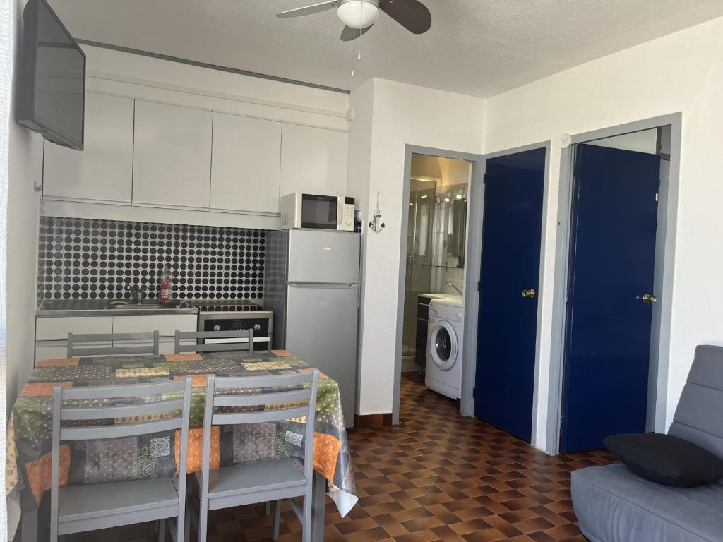 Spacieux T2 pour 4p avec terrasse, parking privé à 400m de la plage, quartier animé, animaux OK - FR-1-799-9 - 5