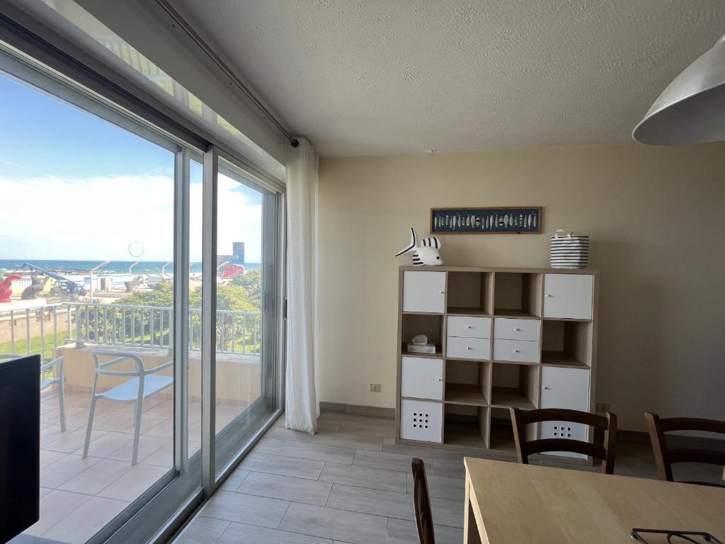 Duplex T3 face mer avec terrasse, ascenseur, 5P, Grande Plage, parking sécurisé, animaux OK - FR-1-799-21 - 4