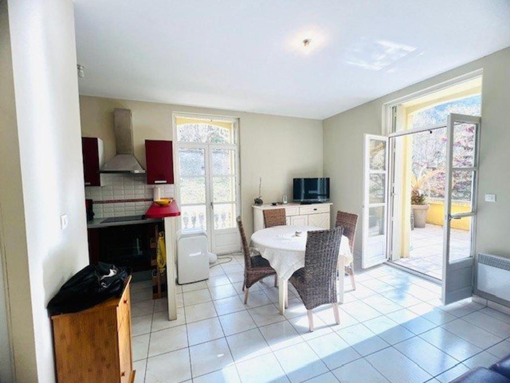 Charmant F2 avec balcon, centre-ville, 2 pers, proche cures, animaux admis - 2