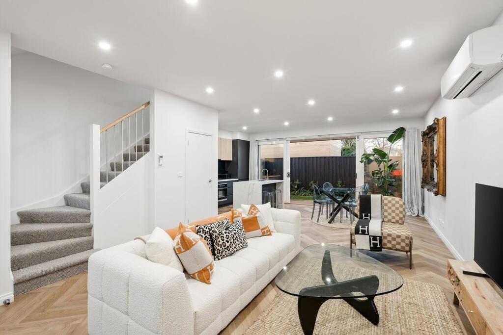Modern Stylish Home - Walk to Beach, Williamstown