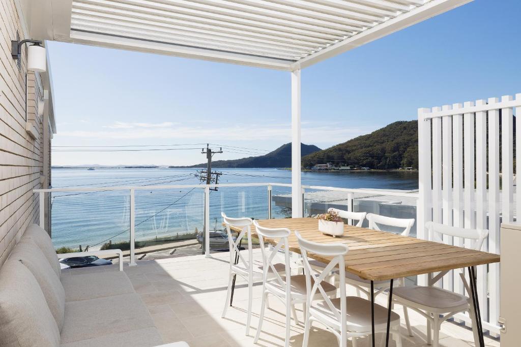 6 Shoal Edge, Shoal Bay