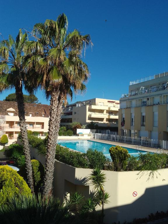 Grand Studio Parc de Vaugrenier - Climatiseur - Terrasse - Piscine - 2