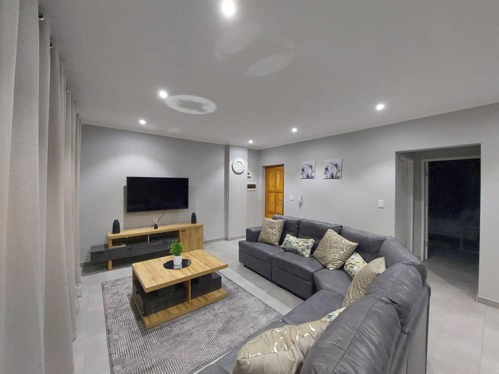 Molokai Suite, Swakopmund