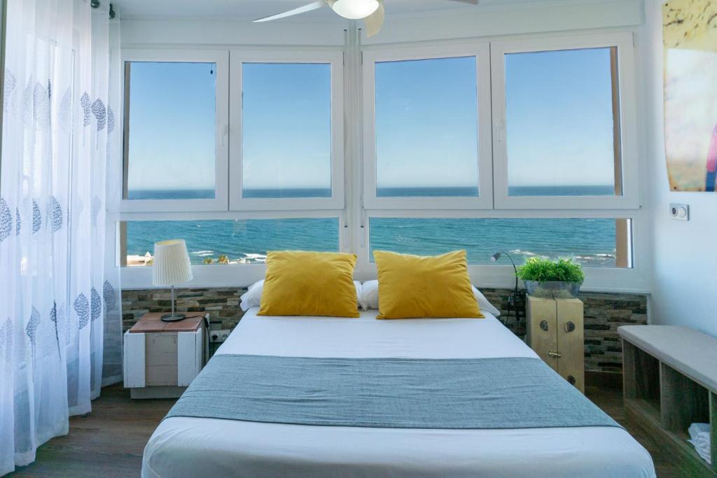 Calypso Sea Views Apartment - 3