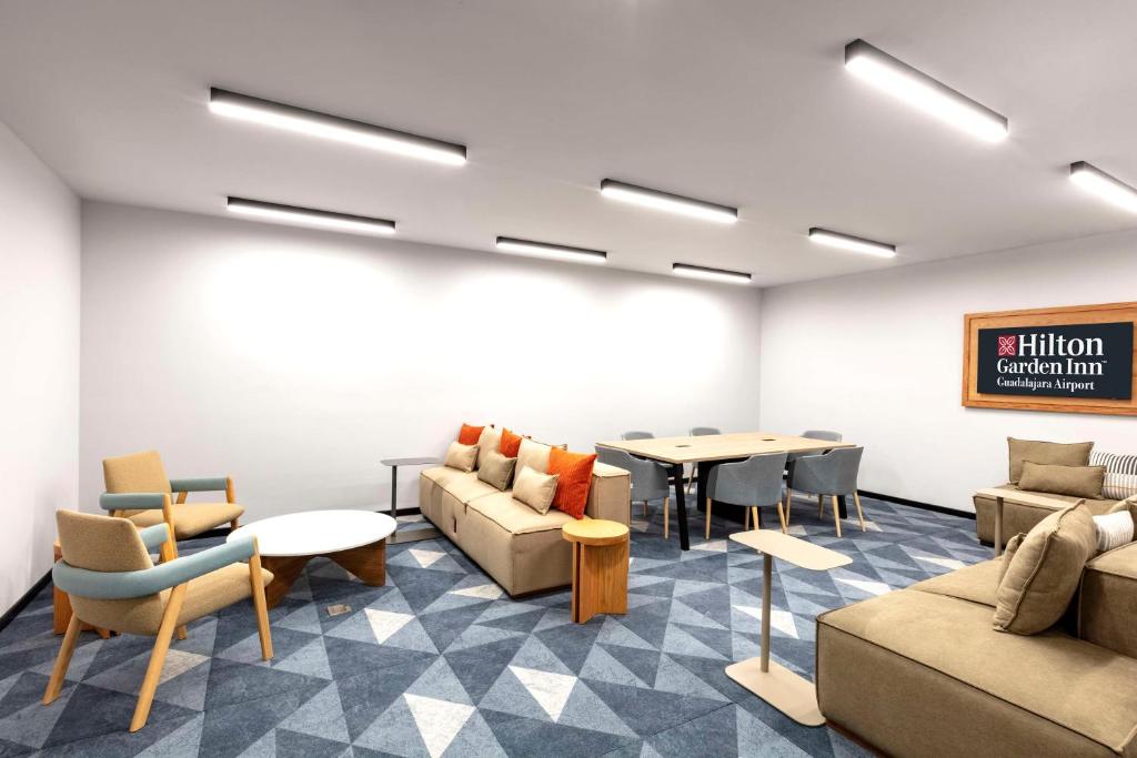 Hilton Garden Inn Guadalajara Airport - 3