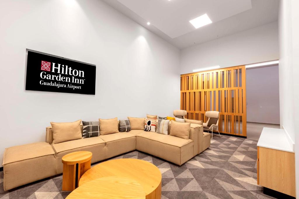 Hilton Garden Inn Guadalajara Airport - 5
