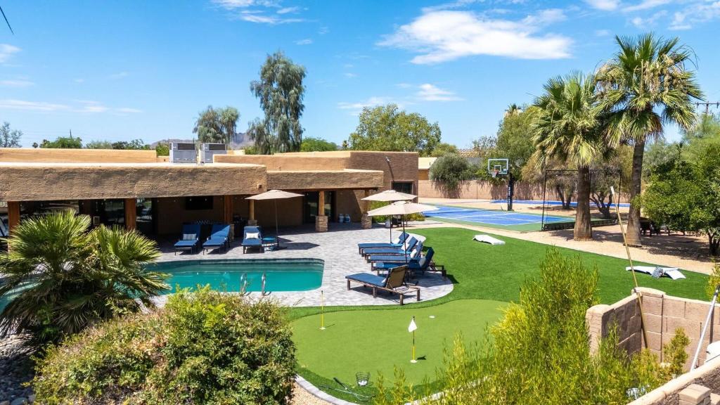 Pickleball & Putt Putt Pool Hot Tub Loungers, Scottsdale