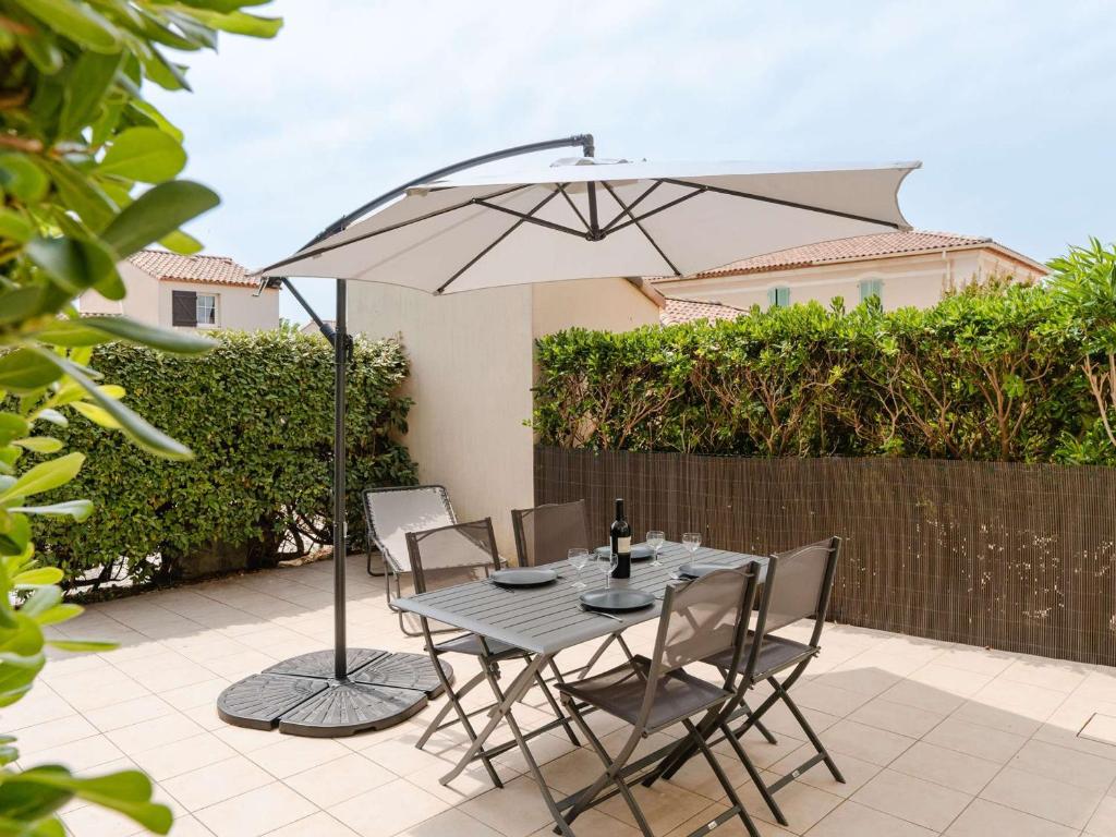 Pavillon 3P climatisé, piscine, terrasse, proche plage, 6 pers., Narbonne - FR-1-409-12 - 2