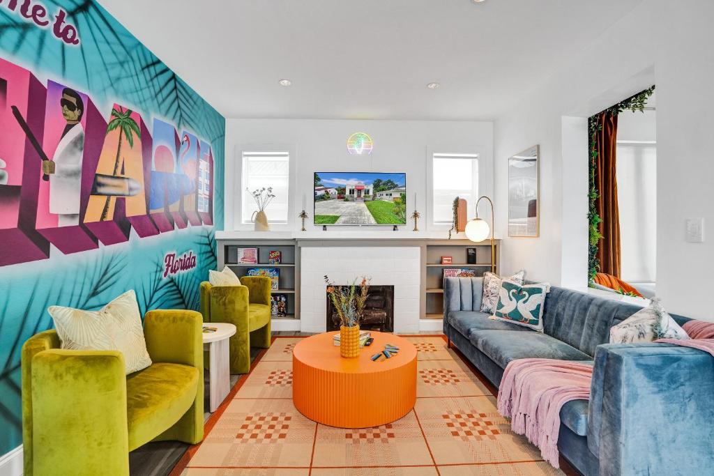 5 Mins Brickell - Pool & Billiards - Retro Miami, Miami