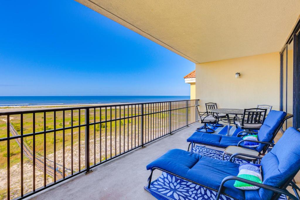 Beach Access and Views Dauphin Island Condo 전경